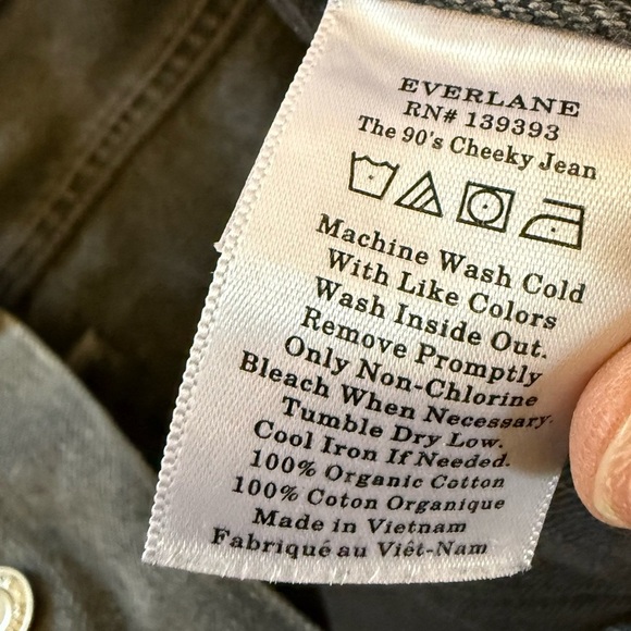 👖 Everlane The ’90s Cheeky Jean in Washed Black
Size 26 Crop Excellent Condition - Picture 8 of 8